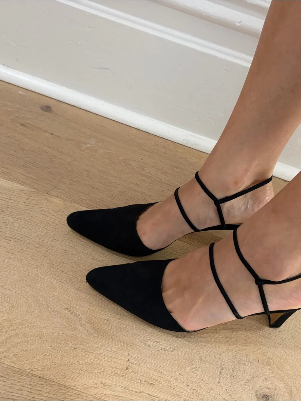 Bergdorf Goodman 90s Italian Black Pointed leather Strappy heels